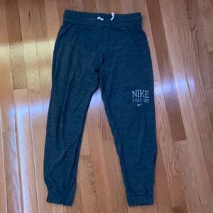 Nike Capris Joggers
